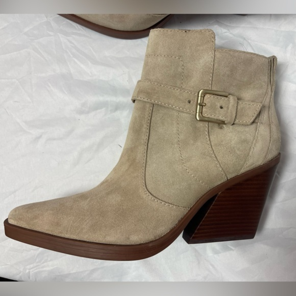 Antonio Melani Peatrie Booties‎ in Natural